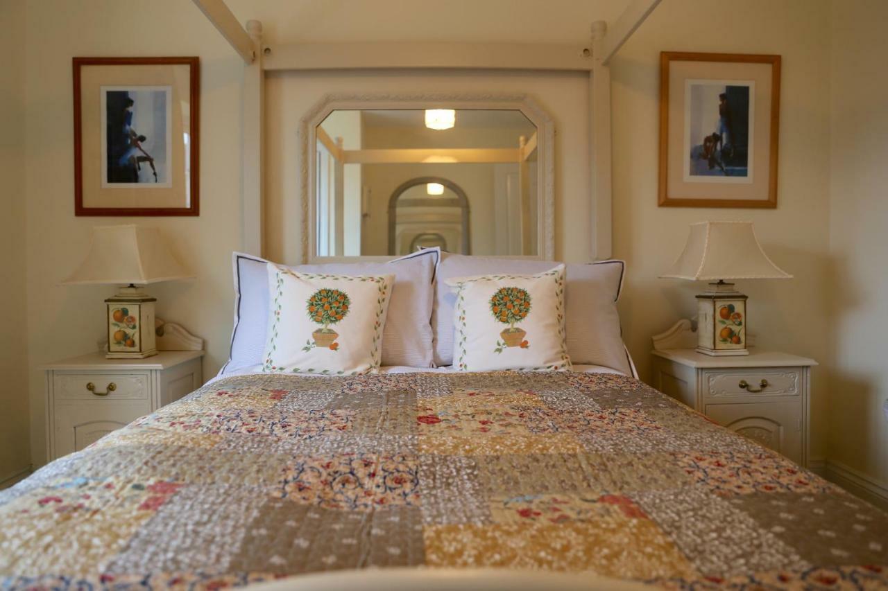 Harlequin B&B 莱德伯里 外观 照片